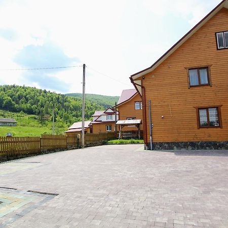 Садиба У Бервінових Яремче Екстер'єр фото